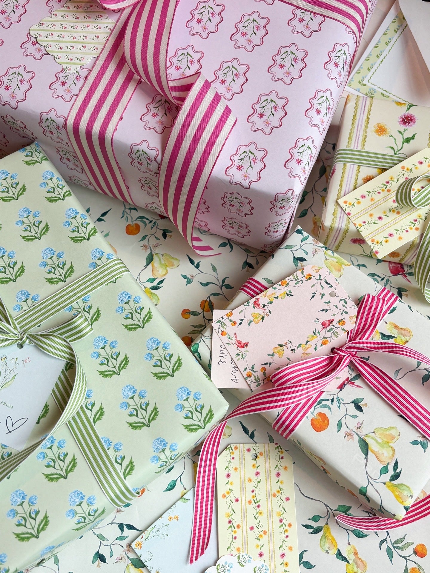 5 Sheet Wrapping Paper Bundle